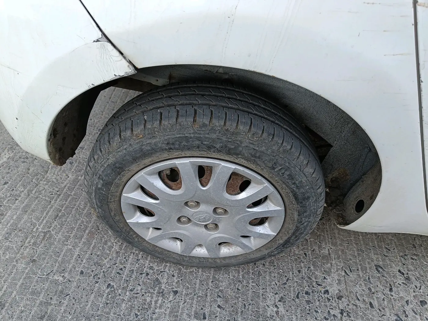 2011 Hyundai i20 MAGNA (O) 1.2, Petrol, Manual, 49,491 km, tyre
