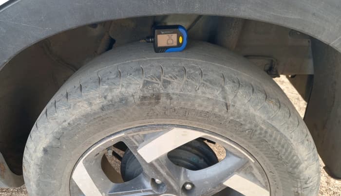 2021 Hyundai VENUE SX 1.0 TURBO, Petrol, Manual, 1,26,633 km, tyre