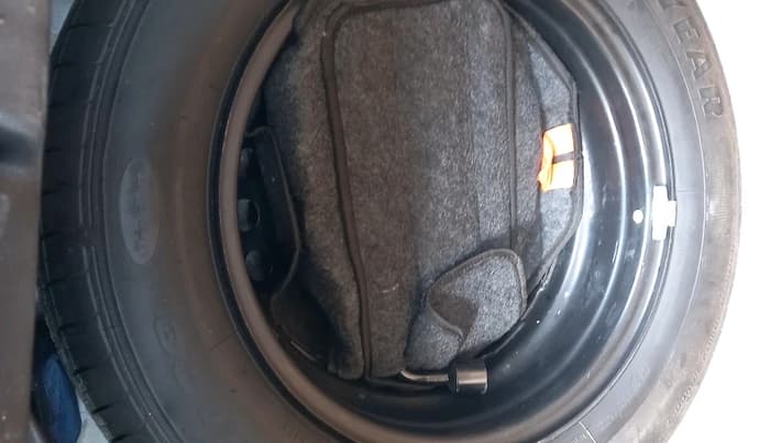 2021 Hyundai VENUE SX 1.0 TURBO, Petrol, Manual, 1,26,633 km, tyre