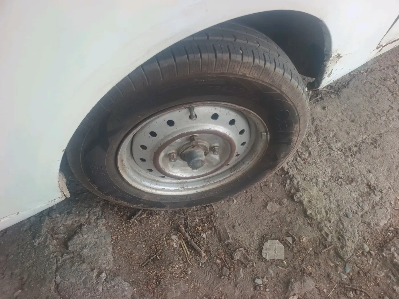 2012 Tata Venture GX 8 STR, Diesel, Manual, 2,50,263 km, tyre