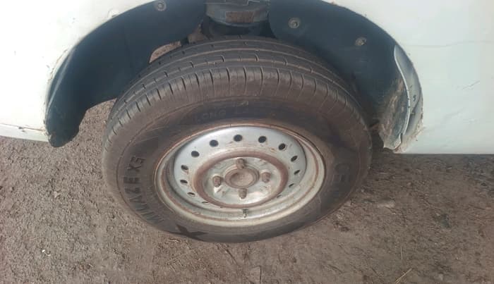 2012 Tata Venture GX 8 STR, Diesel, Manual, 2,50,263 km, tyre