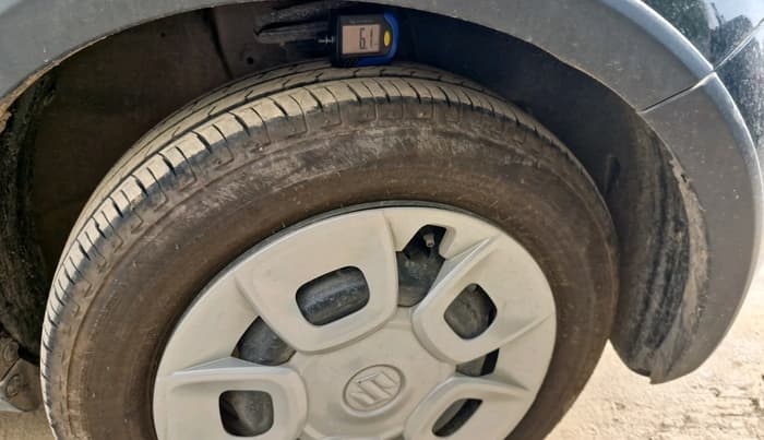 2025 Maruti IGNIS DELTA 1.2 AMT, Petrol, Automatic, 2,787 km, tyre