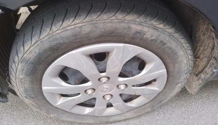 2015 Hyundai Eon MAGNA +, Petrol, Manual, 57,371 km, tyre
