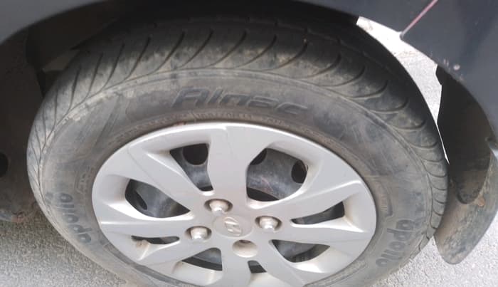 2015 Hyundai Eon MAGNA +, Petrol, Manual, 57,371 km, tyre
