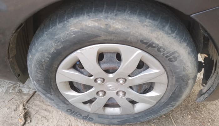 2015 Hyundai Eon MAGNA +, Petrol, Manual, 57,371 km, tyre