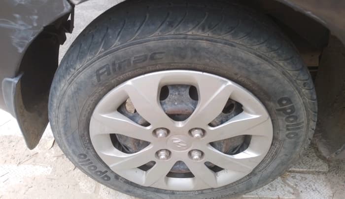 2015 Hyundai Eon MAGNA +, Petrol, Manual, 57,371 km, tyre