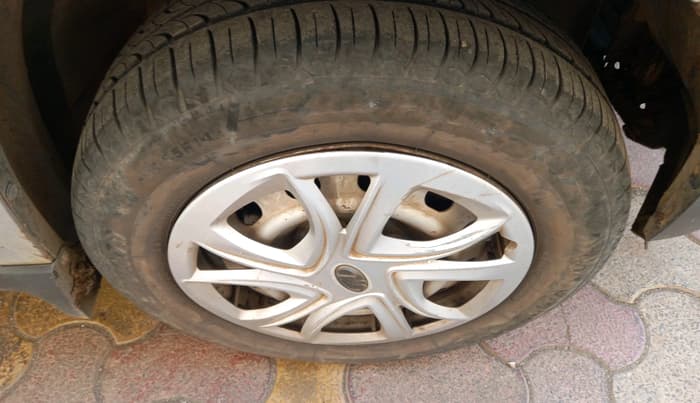 2018 Mahindra Kuv100 K2 TRIP CNG, CNG, Manual, 54,831 km, tyre