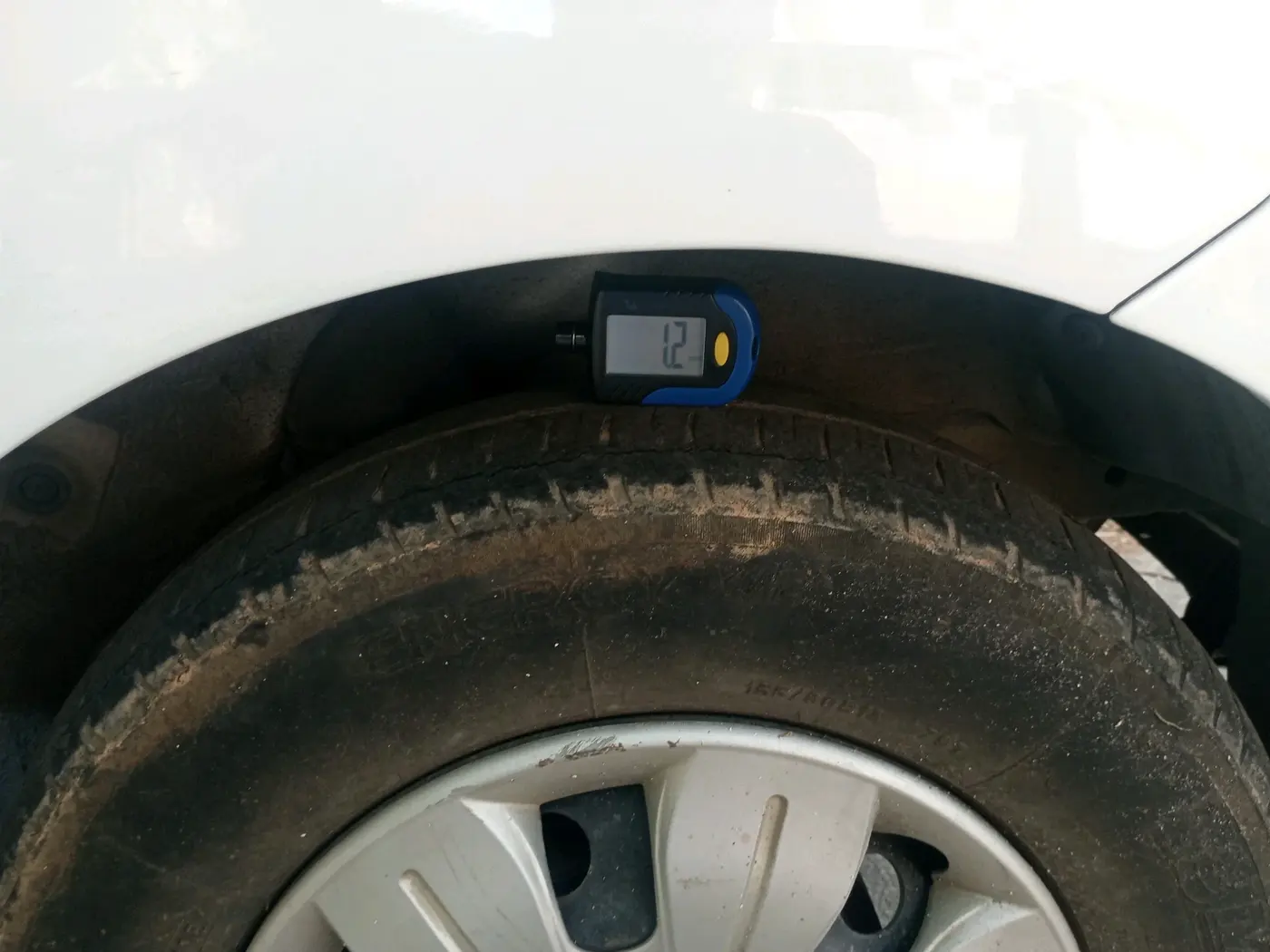 2010 Hyundai i10 MAGNA 1.2, Petrol, Manual, 1,28,547 km, tyre