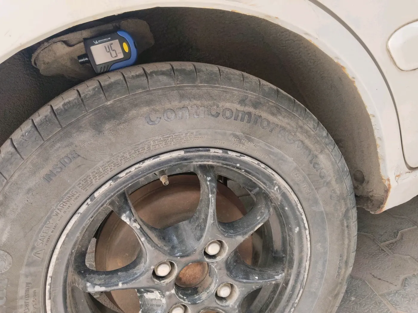 2013 Hyundai Accent GLE, CNG, Manual, 54,999 km, tyre
