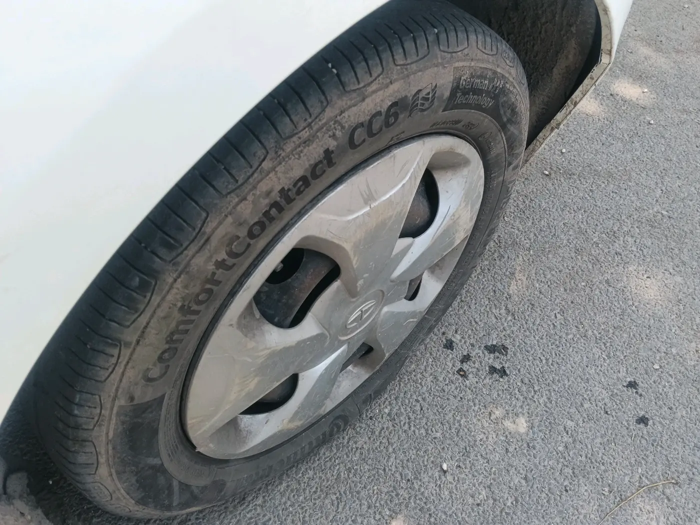 2022 Tata Tiago XT CNG, CNG, Manual, 1,75,109 km, tyre
