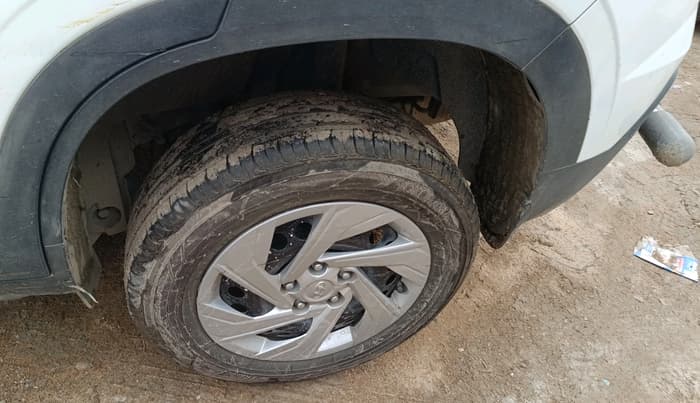 2022 Hyundai Creta EX 1.5 DIESEL, Diesel, Manual, 1,69,683 km, tyre