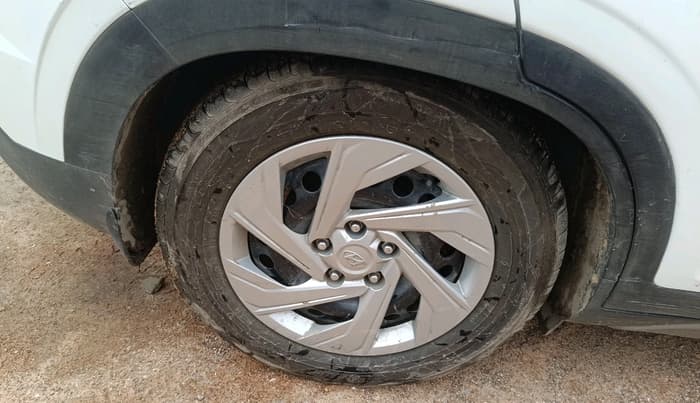 2022 Hyundai Creta EX 1.5 DIESEL, Diesel, Manual, 1,69,683 km, tyre