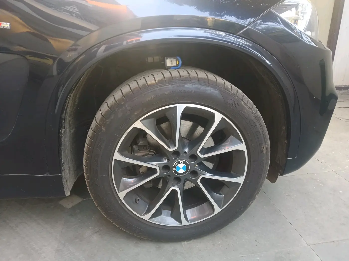 2016 BMW X5 X DRIVE 30D M SPORT, Diesel, Automatic, 1,96,000 km, tyre