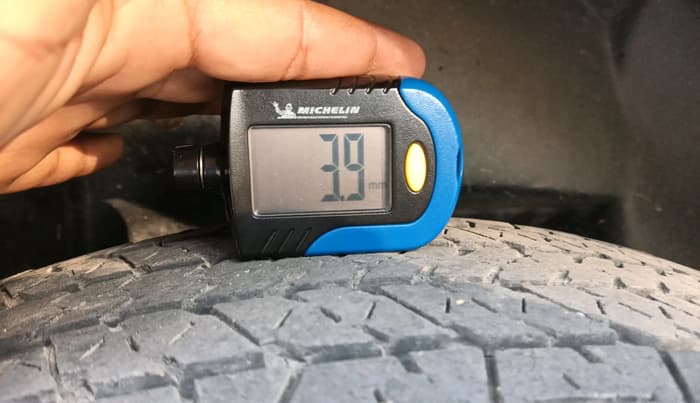 2019 Mahindra XUV500 W9, Diesel, Manual, 1,02,604 km, tyre