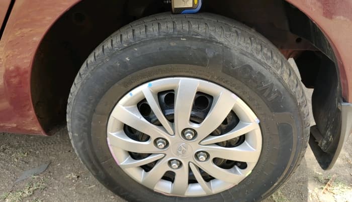 2015 Hyundai i10 SPORTZ 1.1, Petrol, Manual, 51,790 km, tyre
