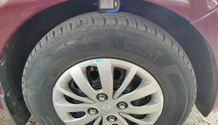 2015 Hyundai i10 SPORTZ 1.1, Petrol, Manual, 51,790 km, tyre