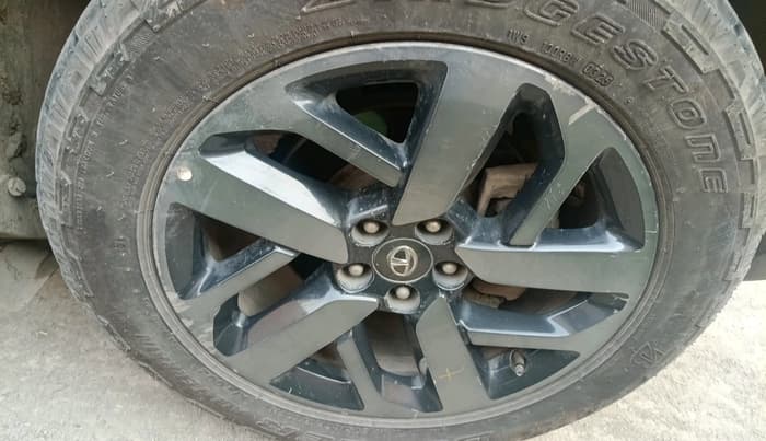 2023 Tata Safari XZA PLUS DARK EDITION, Diesel, Automatic, 1,43,951 km, tyre