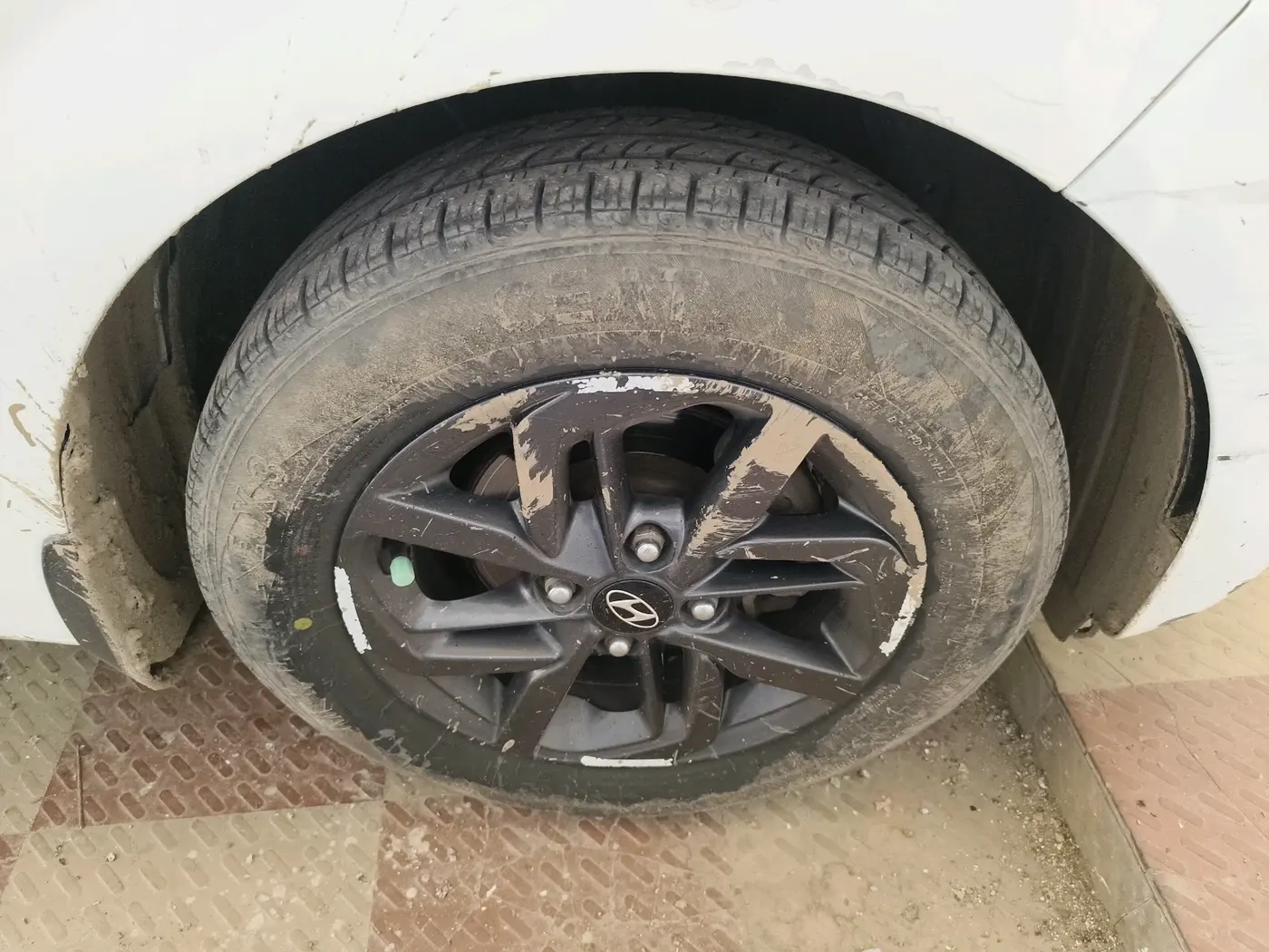 2021 Hyundai GRAND I10 NIOS SPORTZ 1.2 KAPPA VTVT CNG, CNG, Manual, 1,03,510 km, tyre