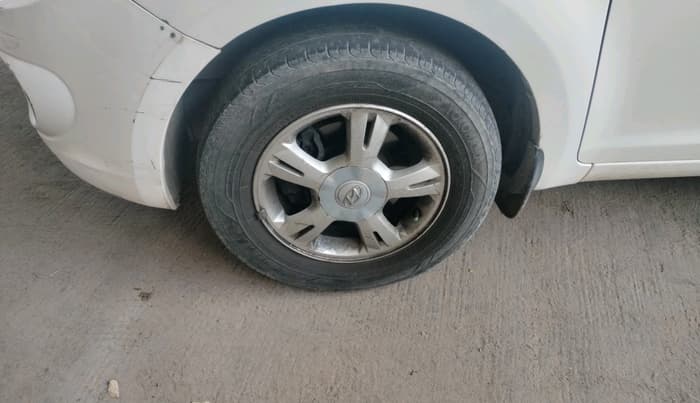 2009 Hyundai i20 ASTA 1.2, Petrol, Manual, 1,06,775 km, tyre
