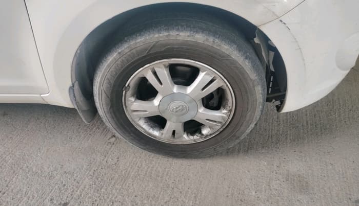 2009 Hyundai i20 ASTA 1.2, Petrol, Manual, 1,06,775 km, tyre