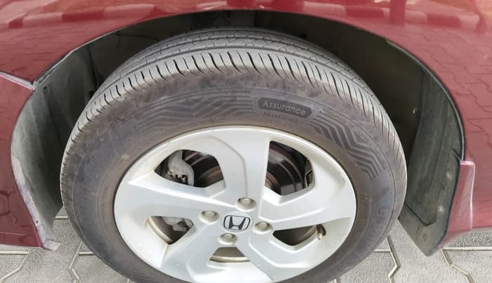 2015 Honda City 1.5L I-VTEC V MT, Petrol, Manual, 1,09,600 km, tyre