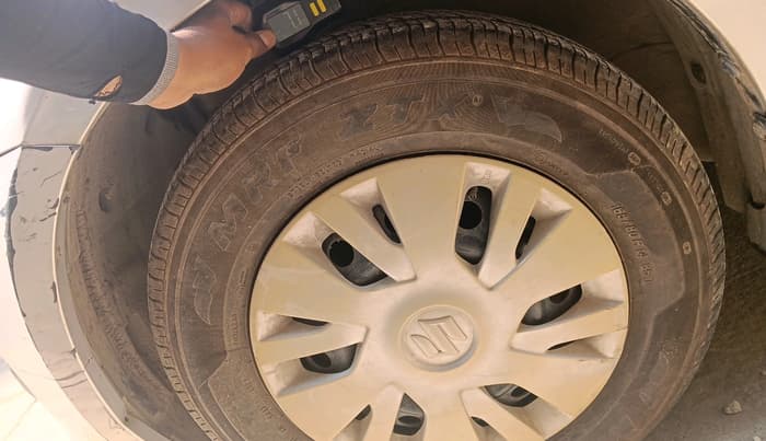 2012 Maruti Swift VXI, Petrol, Manual, 62,619 km, tyre