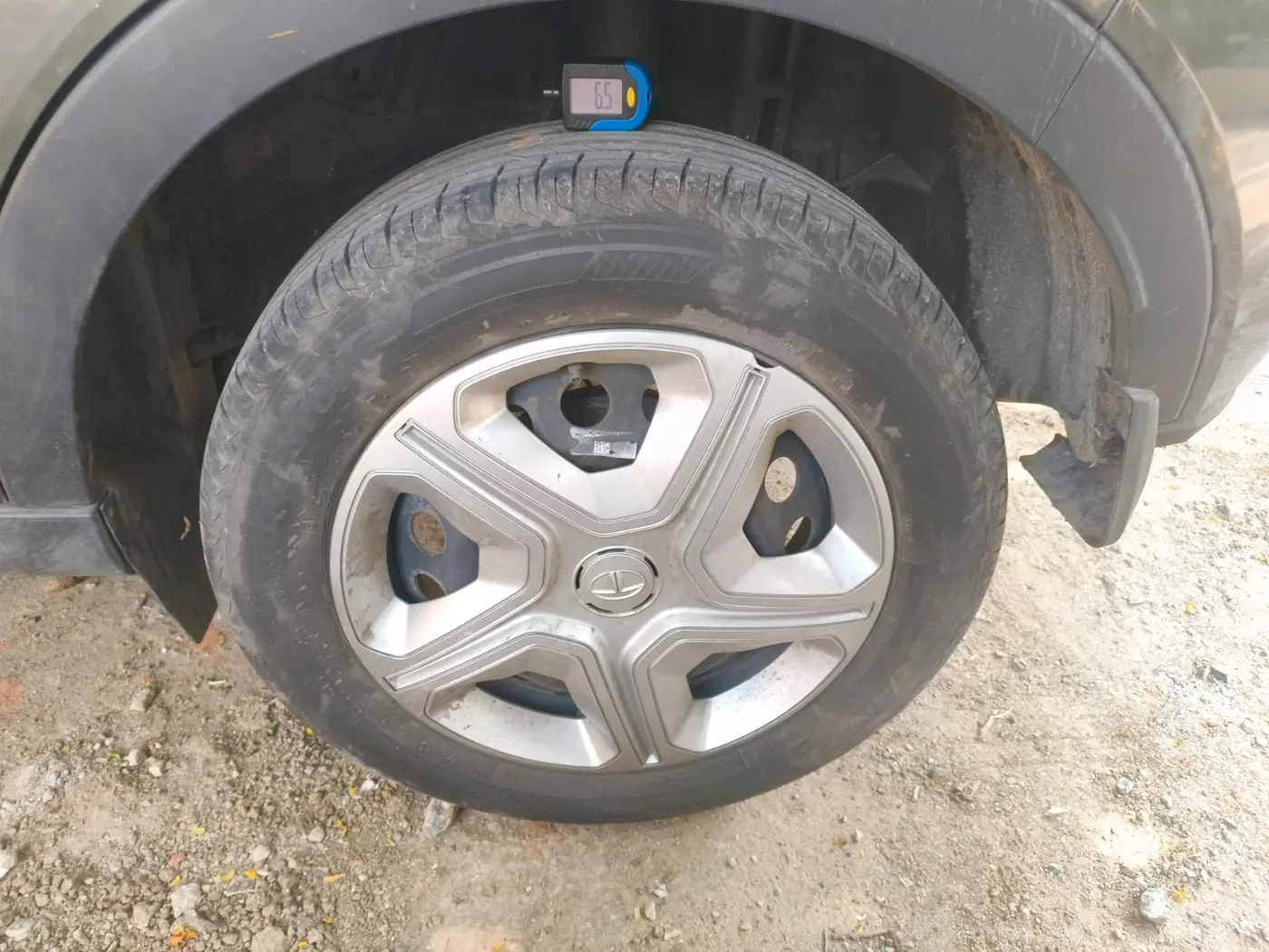 2021 Tata NEXON XMA SUNROOF DIESEL, Diesel, Automatic, 17,542 km, tyre