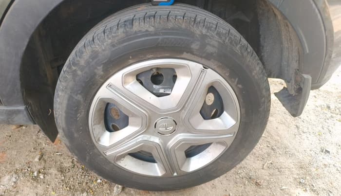 2021 Tata NEXON XMA SUNROOF DIESEL, Diesel, Automatic, 17,542 km, tyre