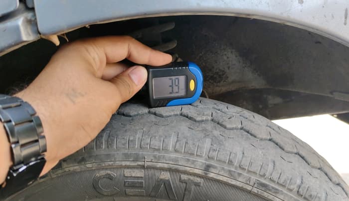 2021 Maruti Eeco 5 STR AC CNG, CNG, Manual, 65,538 km, tyre