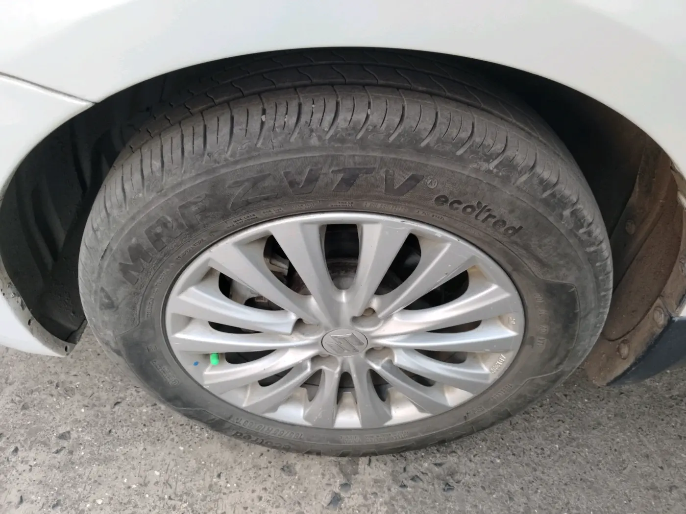 2015 Maruti Ciaz ZXI, Petrol, Manual, 1,04,337 km, tyre