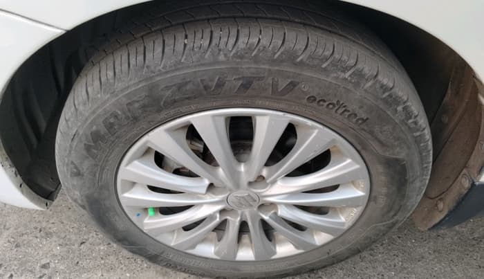 2015 Maruti Ciaz ZXI, Petrol, Manual, 1,04,337 km, tyre