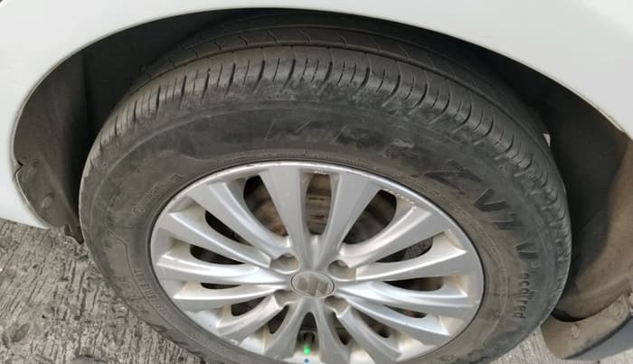 2015 Maruti Ciaz ZXI, Petrol, Manual, 1,04,337 km, tyre