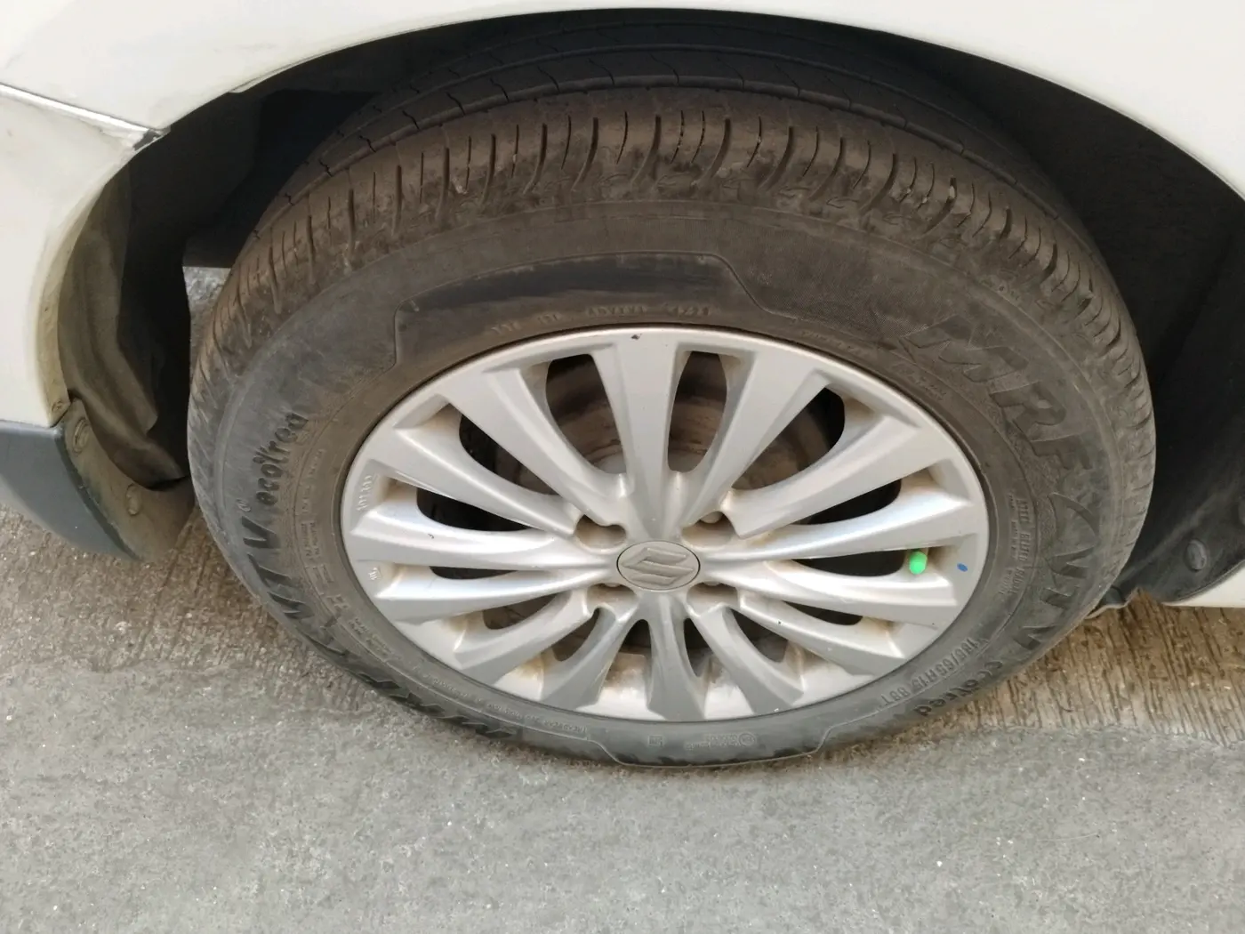2015 Maruti Ciaz ZXI, Petrol, Manual, 1,04,337 km, tyre