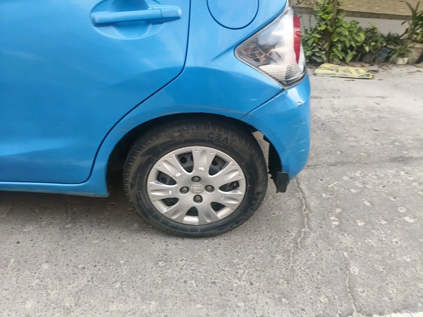 2012 Honda Brio S MT, Petrol, Manual, 65,571 km, tyre