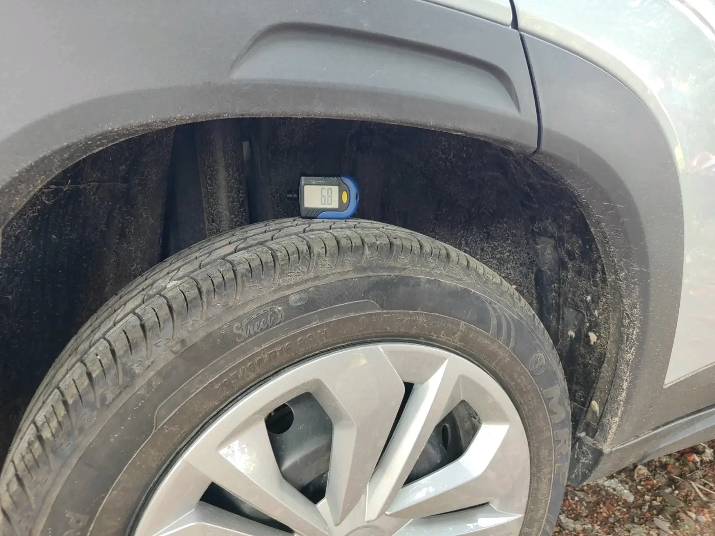 2025 Maruti FRONX SIGMA 1.2 MT, Petrol, Manual, 2,570 km, tyre