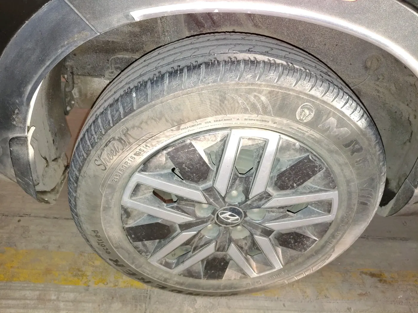 2021 Hyundai VENUE SX 1.0 TURBO IMT, Petrol, Manual, 99,996 km, tyre