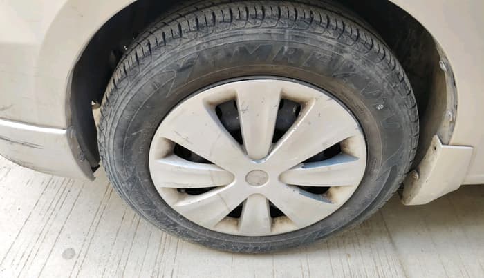 2017 Maruti Ertiga VXI AT, Petrol, Automatic, 54,341 km, tyre
