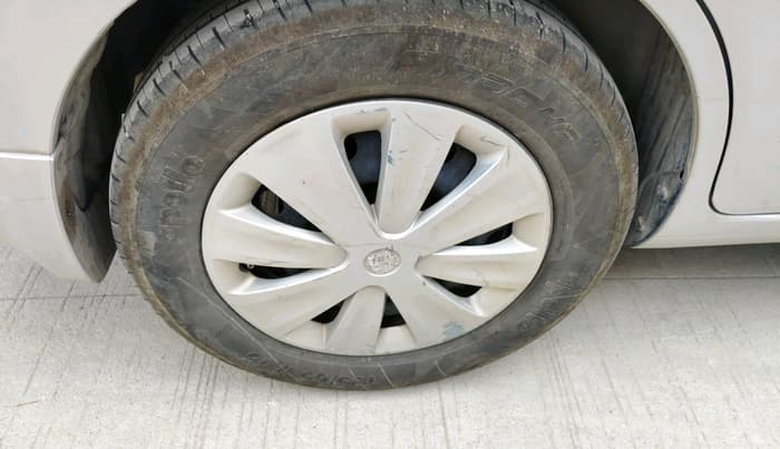 2017 Maruti Ertiga VXI AT, Petrol, Automatic, 54,341 km, tyre