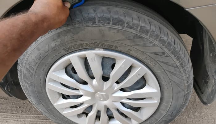 2022 Maruti Dzire VXI AMT, Petrol, Automatic, 28,953 km, tyre