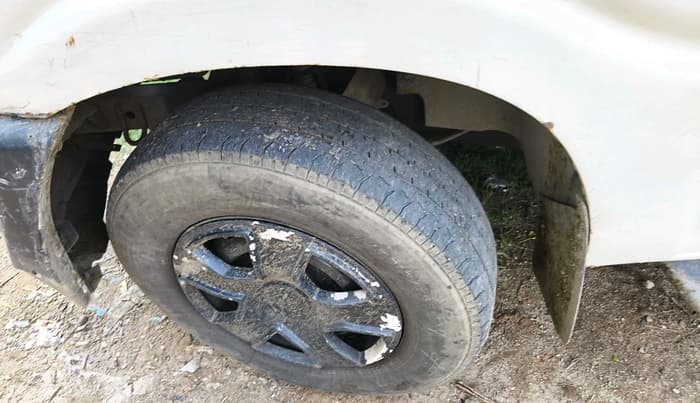 2014 Mahindra Scorpio M2DI, Diesel, Manual, 2,32,897 km, tyre
