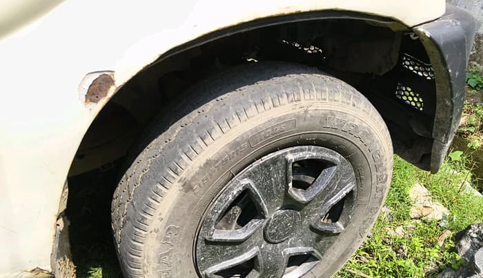 2014 Mahindra Scorpio M2DI, Diesel, Manual, 2,32,897 km, tyre