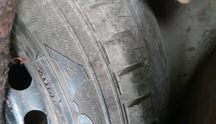 2012 Ford Figo ZXI 1.4 DIESEL, Diesel, Manual, 1,34,343 km, tyre