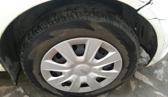 2012 Ford Figo ZXI 1.4 DIESEL, Diesel, Manual, 1,34,343 km, tyre