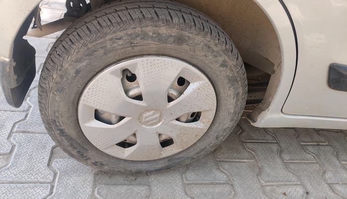 2011 Maruti Wagon R 1.0 LXI CNG, CNG, Manual, 1,49,600 km, tyre