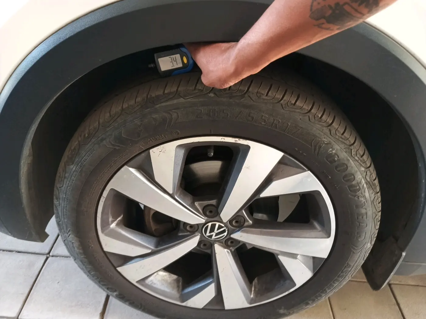 2022 Volkswagen TAIGUN TOPLINE 1.0 TSI MT, Petrol, Manual, 23,287 km, tyre