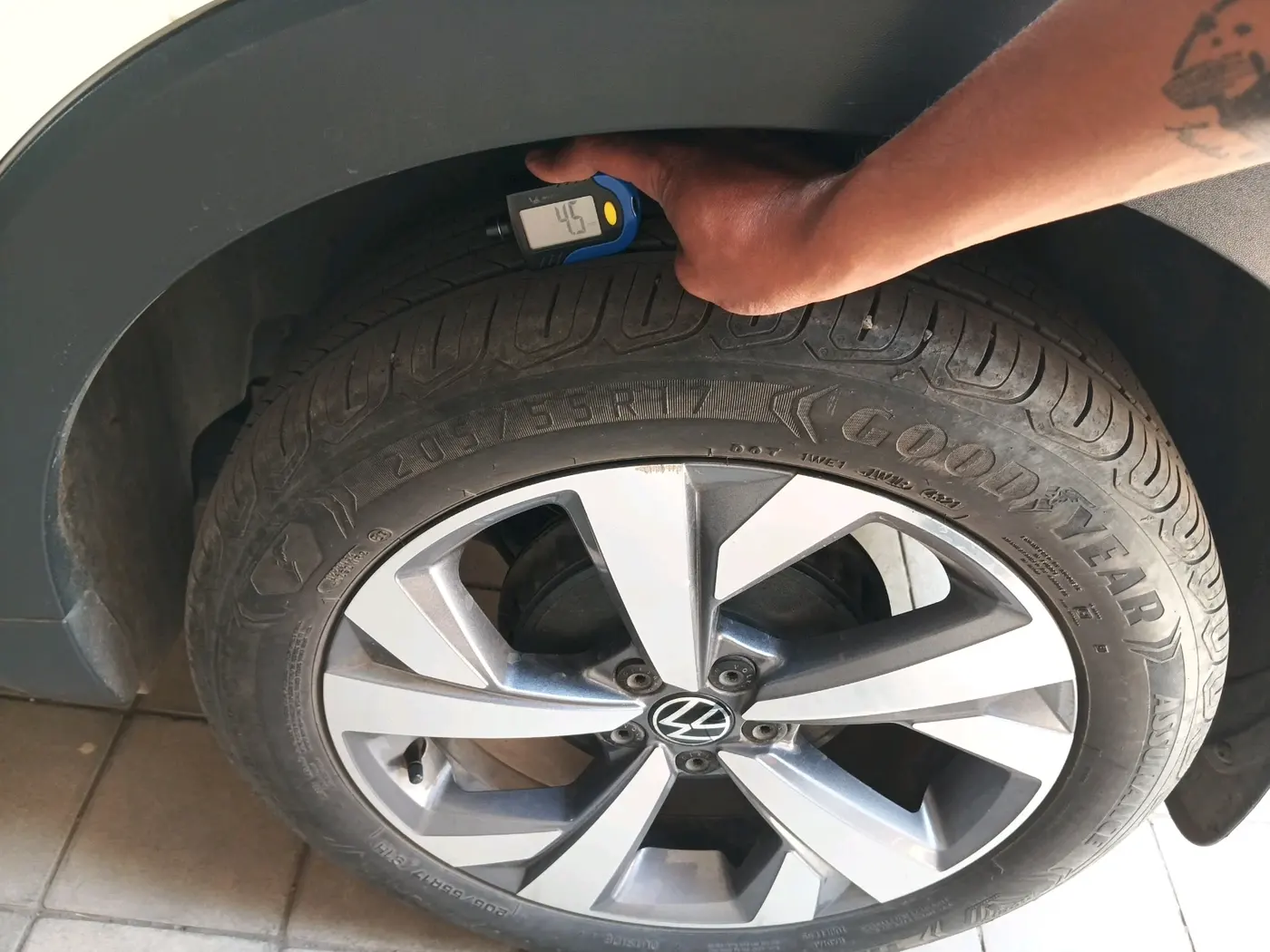2022 Volkswagen TAIGUN TOPLINE 1.0 TSI MT, Petrol, Manual, 23,287 km, tyre
