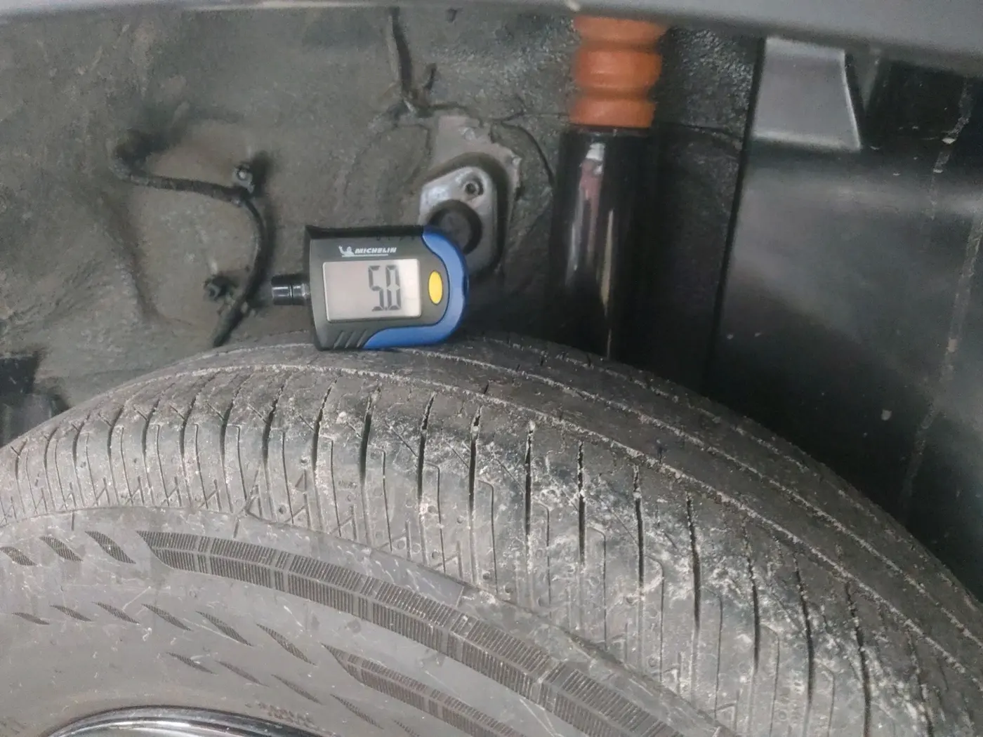 2025 Tata PUNCH Accomplished Plus, Petrol, Manual, 1,558 km, tyre