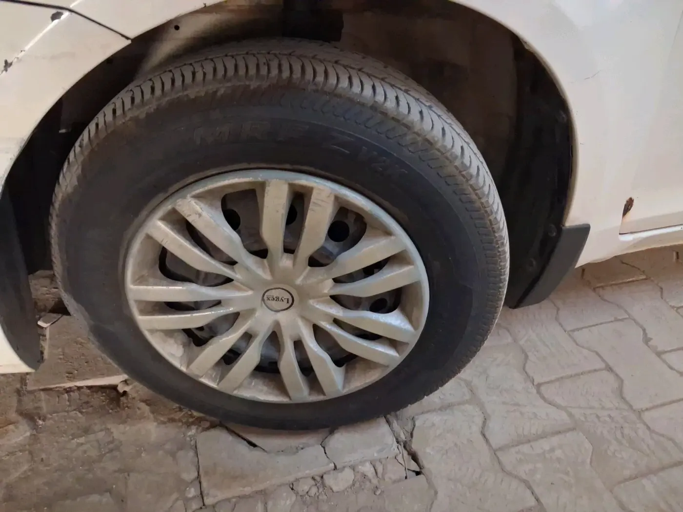2012 Maruti Swift Dzire VXI, Petrol, Manual, 77,649 km, tyre