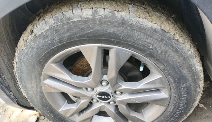 2021 KIA SELTOS HTX 1.5 PETROL, Petrol, Manual, 62,937 km, tyre