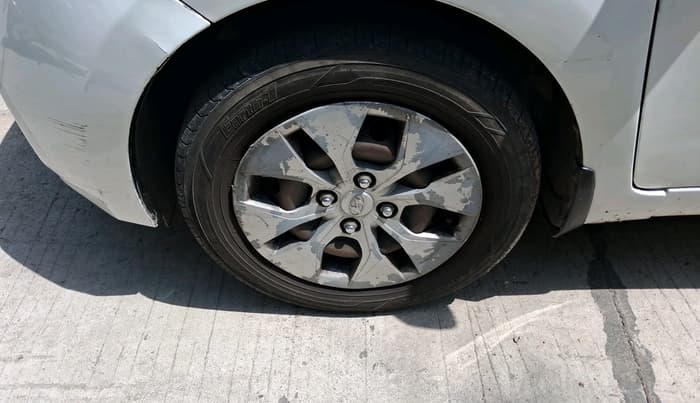 2018 Hyundai Xcent S 1.2, Petrol, Manual, 2,15,657 km, tyre